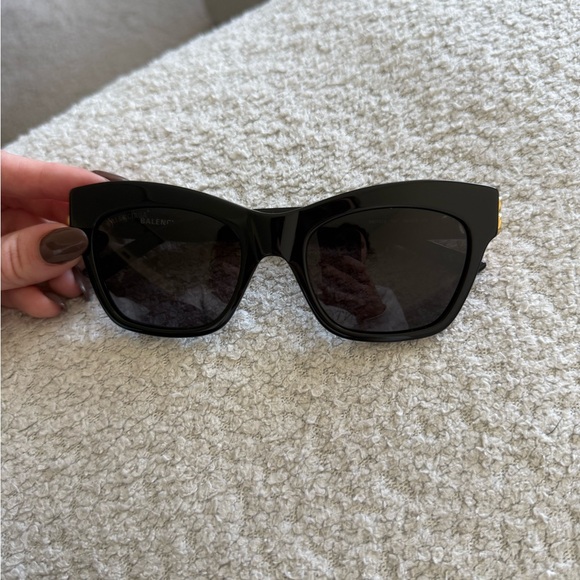 Balenciaga Sunglasses - Picture 2 of 5